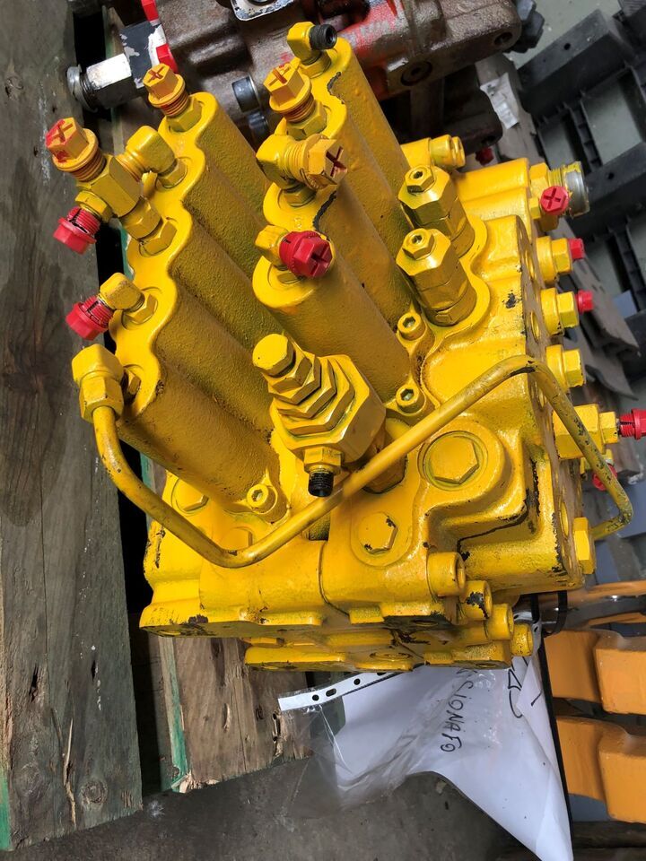 JCB JS220 - Válvula hidráulica para Excavadora de cadenas: foto 1 JCB JS220 - Válvula hidráulica para Excavadora de cadenas: foto 1