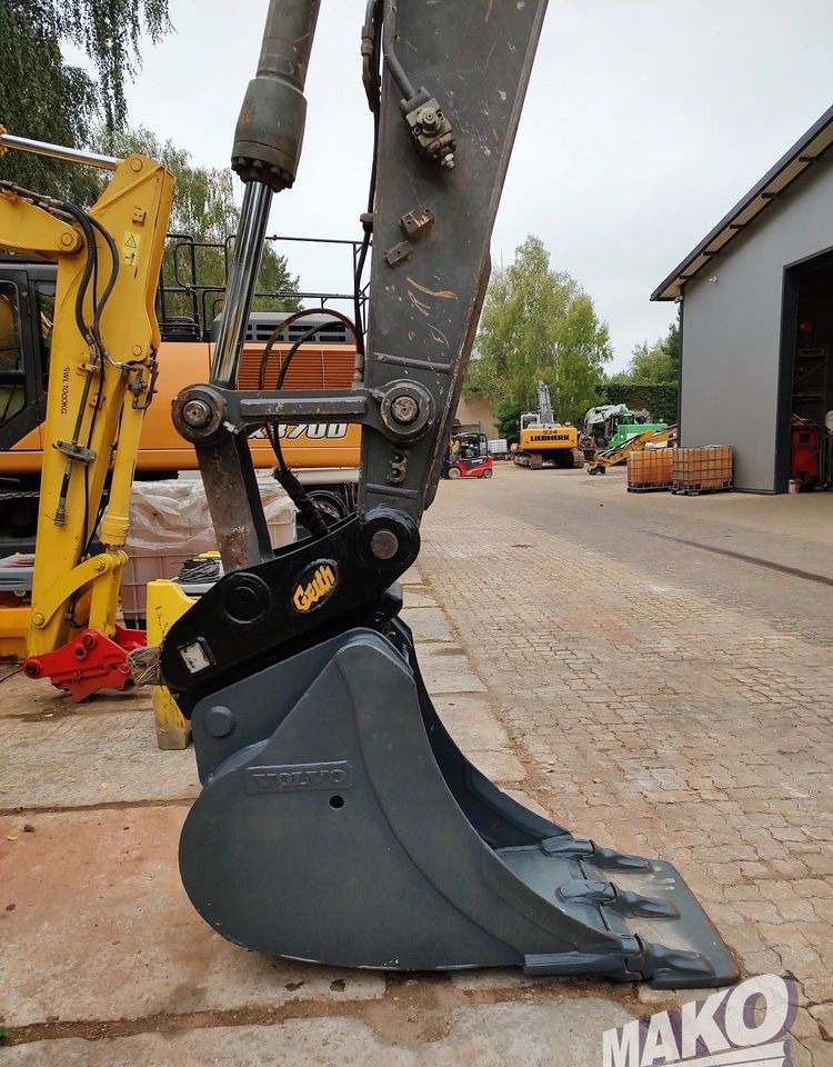 Excavadora de cadenas Volvo EC140 EL: foto 9