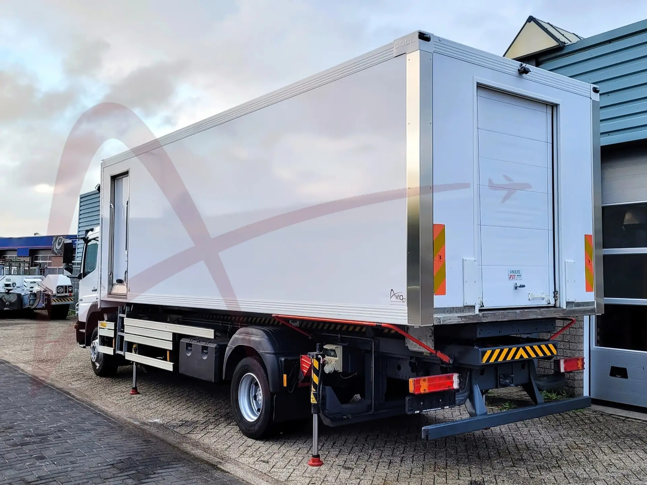 DOLL X-CAT U79.15S045.00 - Camión de catering: foto 4 DOLL X-CAT U79.15S045.00 - Camión de catering: foto 4