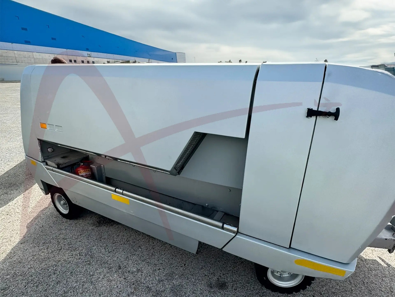 HITZINGER GPU-120MDE18 - Unidad de potencia en tierra: foto 2 HITZINGER GPU-120MDE18 - Unidad de potencia en tierra: foto 2