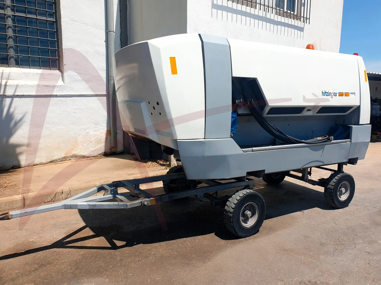 HITZINGER GPU-140SD-E18-28 - Unidad de potencia en tierra: foto 1 HITZINGER GPU-140SD-E18-28 - Unidad de potencia en tierra: foto 1