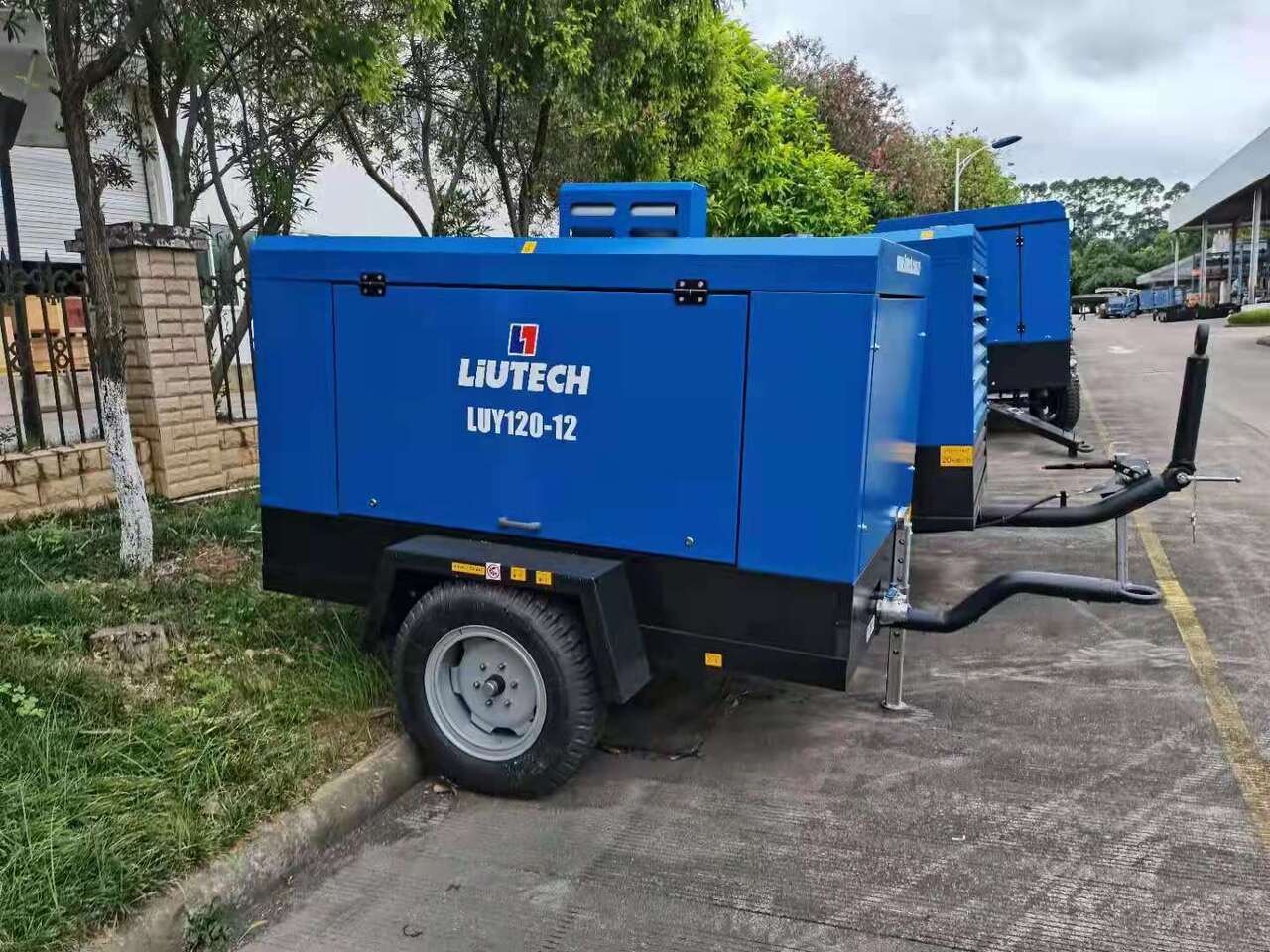 Liutech 120-12 424CFM 12Bar Portable Screw Diesel - Compresor de aire: foto 1 Liutech 120-12 424CFM 12Bar Portable Screw Diesel - Compresor de aire: foto 1