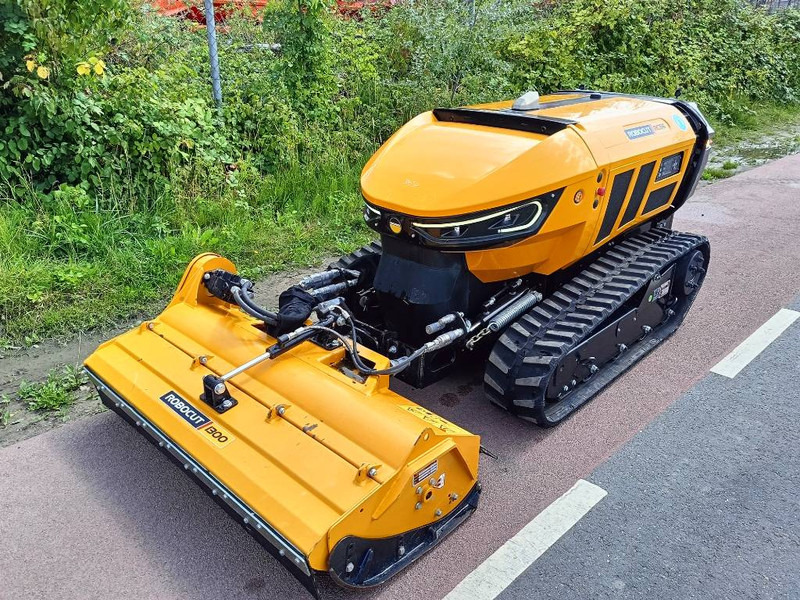 McConnel Robocut RC56 robot remote maaier mower 1200kg - Segadora: foto 2 McConnel Robocut RC56 robot remote maaier mower 1200kg - Segadora: foto 2