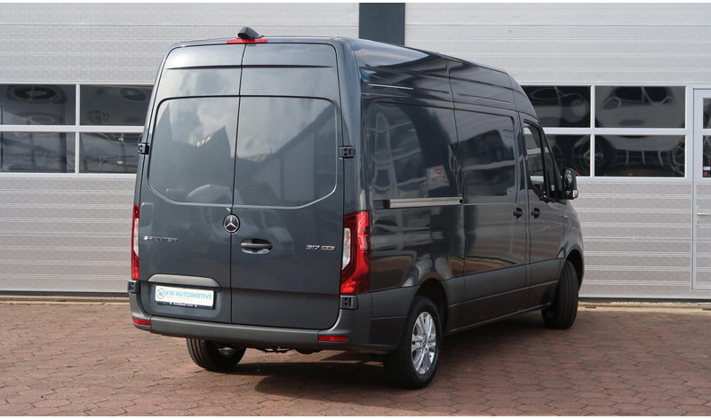 Mercedes-Benz Sprinter 317 CDI L2H2 BPM VRIJ/ AUT/ 3.5T/ LED/ CAMERA/ MBUX/ CRUISE/ CLIMA - Furgón: foto 4 Mercedes-Benz Sprinter 317 CDI L2H2 BPM VRIJ/ AUT/ 3.5T/ LED/ CAMERA/ MBUX/ CRUISE/ CLIMA - Furgón: foto 4