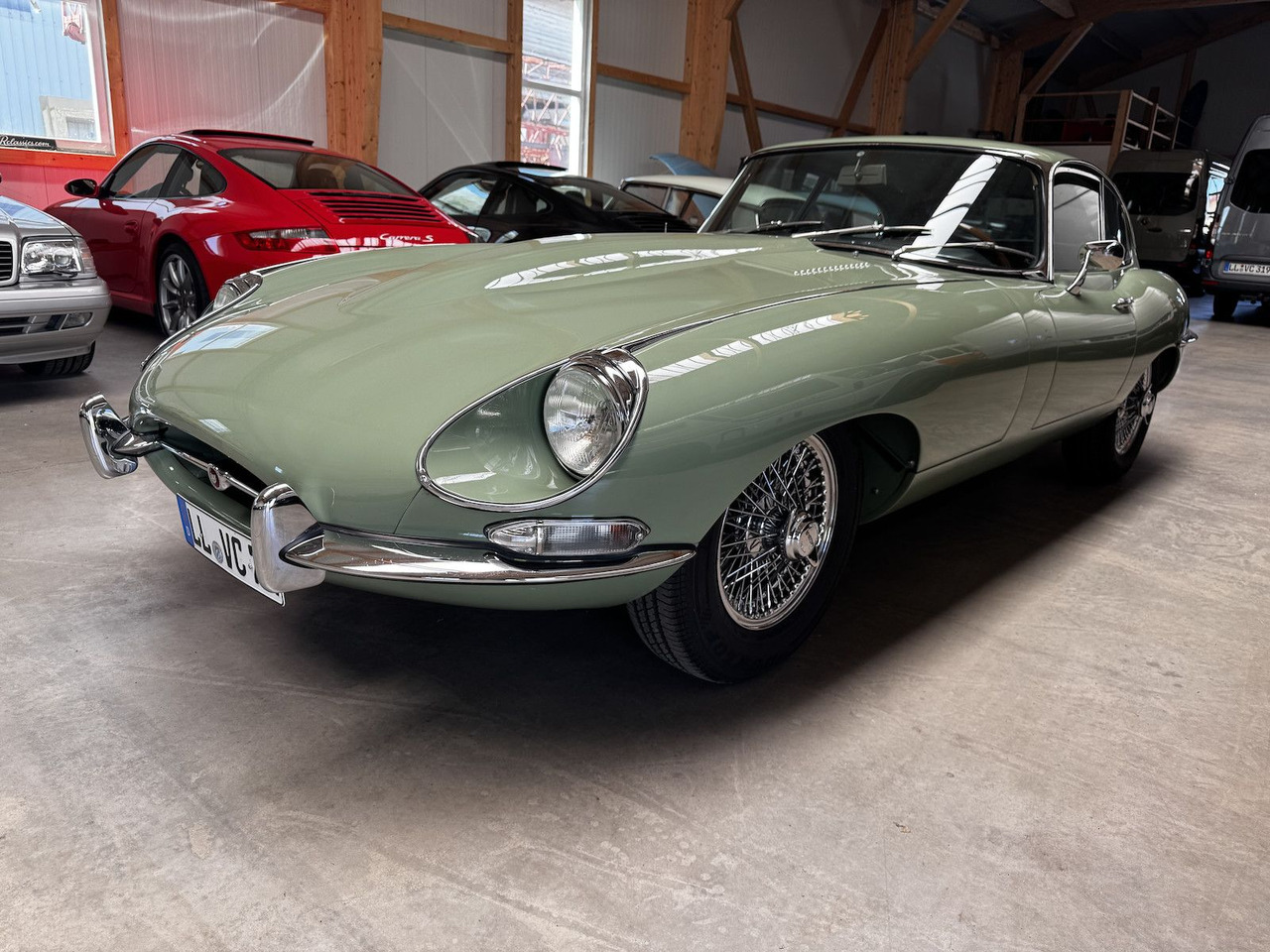 Jaguar E-Type 4.2 Litre Serie 1.5 FHC - Coupé: foto 1 Jaguar E-Type 4.2 Litre Serie 1.5 FHC - Coupé: foto 1
