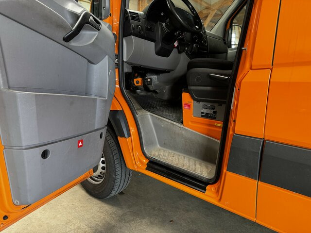 MERCEDES-BENZ Sprinter 316 CDI 4x4 Allrad L2H2 1. Hand!... - Furgón, Furgoneta combi: foto 3 MERCEDES-BENZ Sprinter 316 CDI 4x4 Allrad L2H2 1. Hand!... - Furgón, Furgoneta combi: foto 3