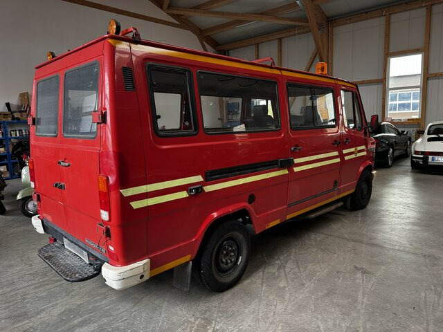 MERCEDES-BENZ T1 310 D Bremer Kombi Feuerwehr1. Hand - Minibús, Furgoneta de pasajeros: foto 3 MERCEDES-BENZ T1 310 D Bremer Kombi Feuerwehr1. Hand - Minibús, Furgoneta de pasajeros: foto 3