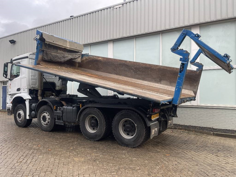 Mercedes-Benz Arocs 4145 8x4 2016 Euro 6 - Camión volquete: foto 5 Mercedes-Benz Arocs 4145 8x4 2016 Euro 6 - Camión volquete: foto 5