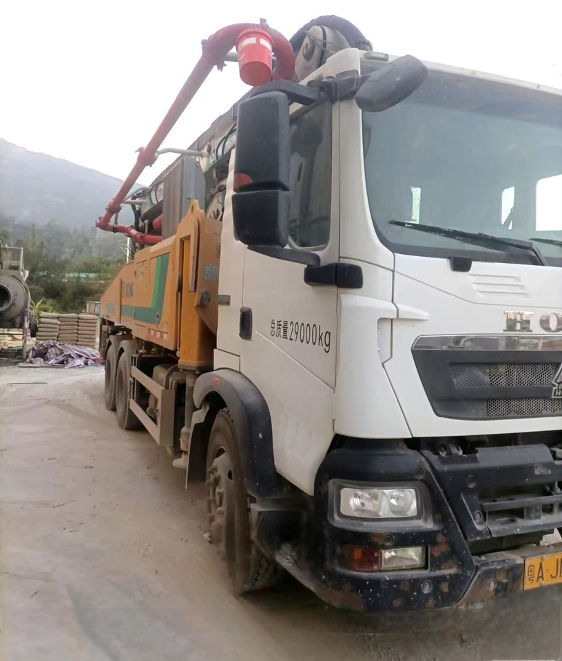 XCMG Manufacturer Concrete Pump Machine HB43V Used 43m HOWO Small Concrete Pumps Truck For Sale - Camión bomba de hormigón: foto 3 XCMG Manufacturer Concrete Pump Machine HB43V Used 43m HOWO Small Concrete Pumps Truck For Sale - Camión bomba de hormigón: foto 3