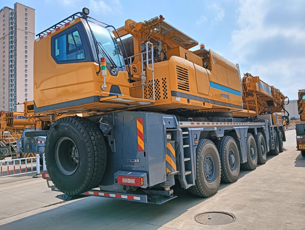 XCMG Manufacturer Second Hand Hydraulic Crane XCA600 600 Ton All Terrain Cranes Price - Grúa todo terreno: foto 4 XCMG Manufacturer Second Hand Hydraulic Crane XCA600 600 Ton All Terrain Cranes Price - Grúa todo terreno: foto 4