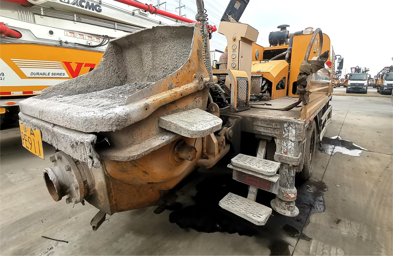 XCMG Official Construction Building Machine HBC10022V Used Truck Mounted Line Concrete Pump Price - Maquinaria para hormigón: foto 4 XCMG Official Construction Building Machine HBC10022V Used Truck Mounted Line Concrete Pump Price - Maquinaria para hormigón: foto 4