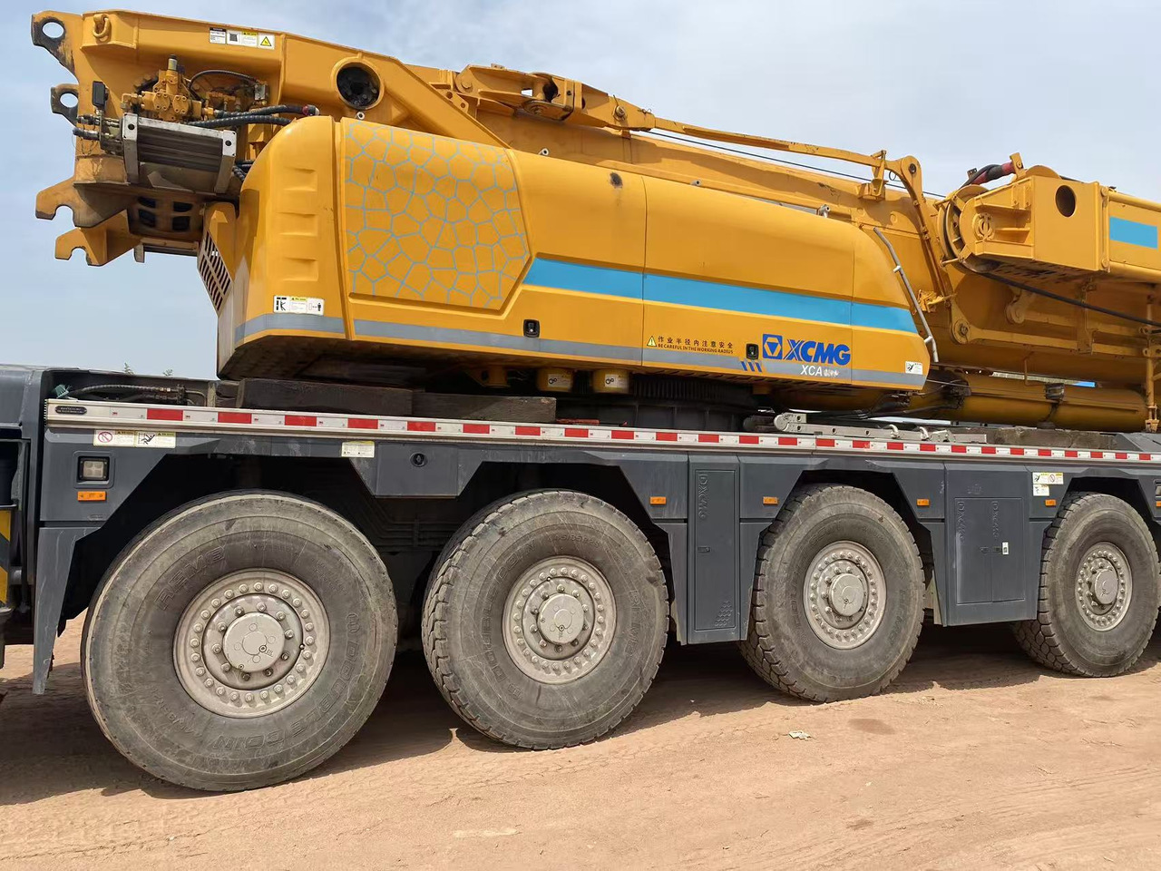 XCMG Official Used All Terrain Crane XCA300-1 300 Ton Mobile Crane Price - Grúa todo terreno: foto 5 XCMG Official Used All Terrain Crane XCA300-1 300 Ton Mobile Crane Price - Grúa todo terreno: foto 5