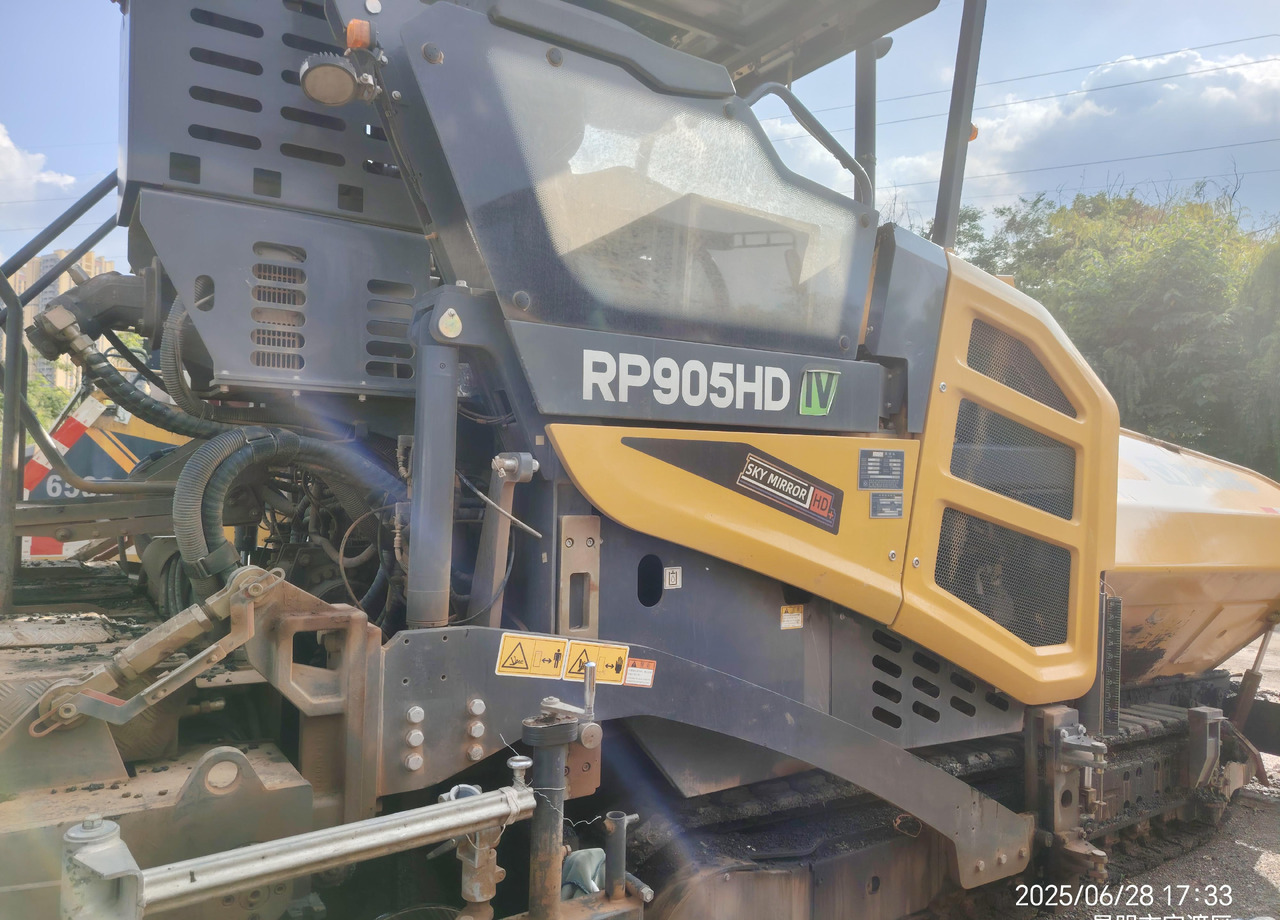 XCMG RP905HDIV used hydraulic mobile asphalt paver - Pavimentadora de asfalto: foto 3 XCMG RP905HDIV used hydraulic mobile asphalt paver - Pavimentadora de asfalto: foto 3