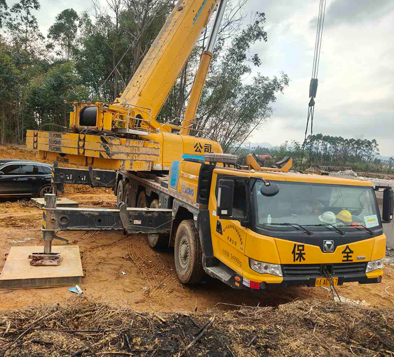 XCMG XCA220 all terrain crane hydraulic 220ton large ton crane 2021 - Grúa: foto 2 XCMG XCA220 all terrain crane hydraulic 220ton large ton crane 2021 - Grúa: foto 2
