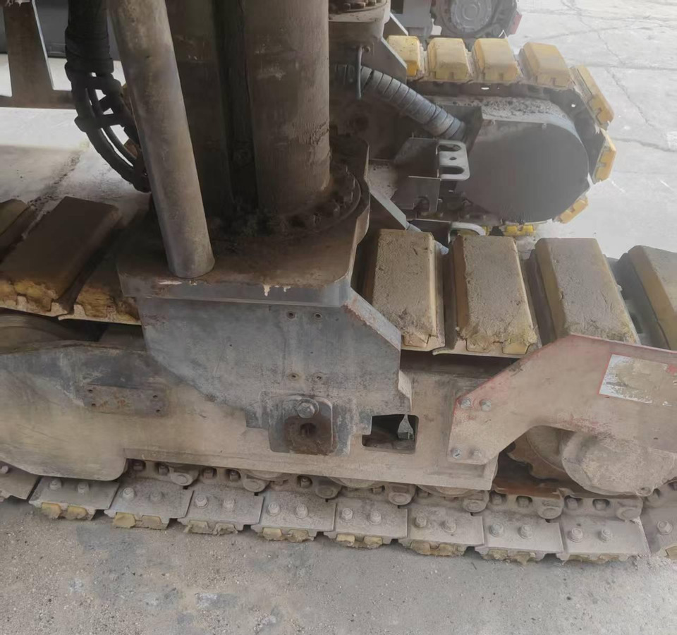 XCMG certified used cold milling planer machine XM200KⅡfor sale - Fresadora en frío: foto 4 XCMG certified used cold milling planer machine XM200KⅡfor sale - Fresadora en frío: foto 4