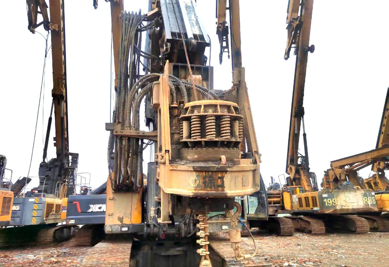 XCMG certified used rotary drilling rig XR240E - Perforadora: foto 3 XCMG certified used rotary drilling rig XR240E - Perforadora: foto 3