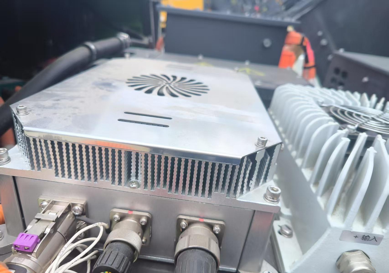 XCMG official used electric small cold milling machine Xm505ep 500mm width - Fresadora en frío: foto 3 XCMG official used electric small cold milling machine Xm505ep 500mm width - Fresadora en frío: foto 3