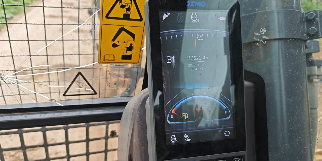 XCMG used crawler hydraulic excavator XE550DK 50ton price - Excavadora de cadenas: foto 4 XCMG used crawler hydraulic excavator XE550DK 50ton price - Excavadora de cadenas: foto 4