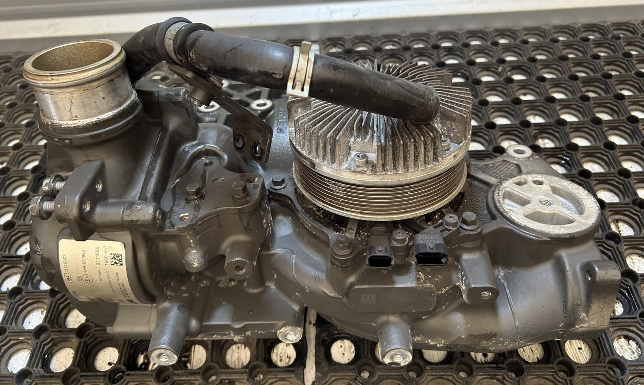 DAF DAF XF 106 480 COOLANT PUMP - Bomba de refrigerante: foto 2 DAF DAF XF 106 480 COOLANT PUMP - Bomba de refrigerante: foto 2