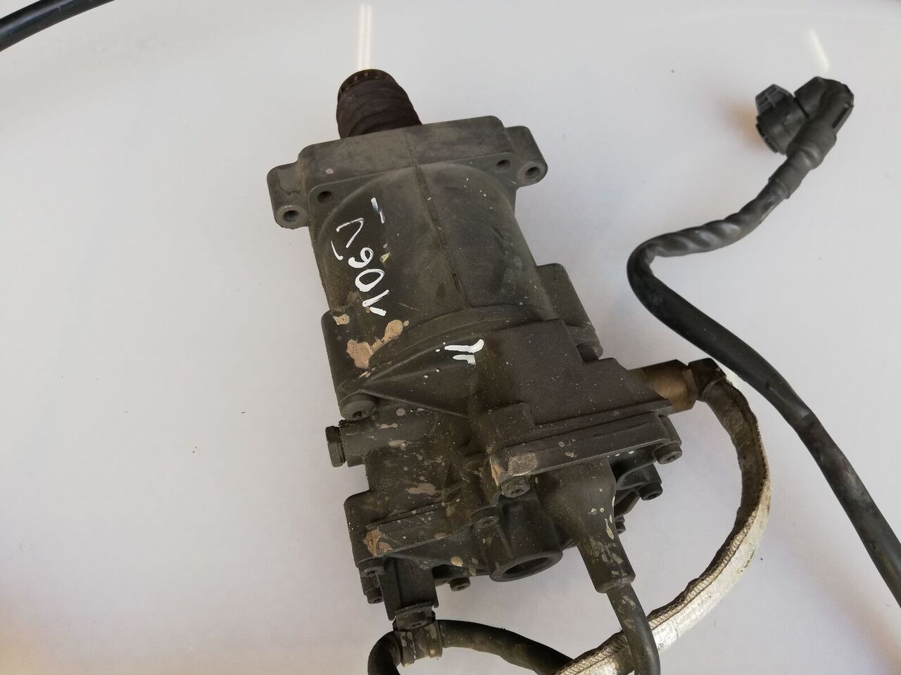 DAF XF 106 0501219051 DAF XF 106 truck - Cilindro de embrague para Camión: foto 4 DAF XF 106 0501219051 DAF XF 106 truck - Cilindro de embrague para Camión: foto 4