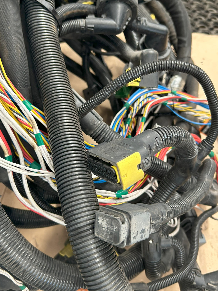DAF XF 106 CHASSIS MAIN ELECTRICAL HARNESS - Cables/ Alambres: foto 4 DAF XF 106 CHASSIS MAIN ELECTRICAL HARNESS - Cables/ Alambres: foto 4