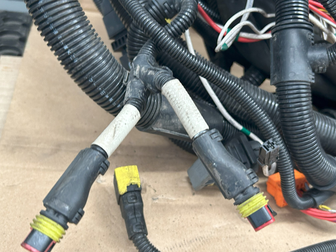 DAF XF 106 CHASSIS MAIN ELECTRICAL HARNESS - Cables/ Alambres: foto 2 DAF XF 106 CHASSIS MAIN ELECTRICAL HARNESS - Cables/ Alambres: foto 2