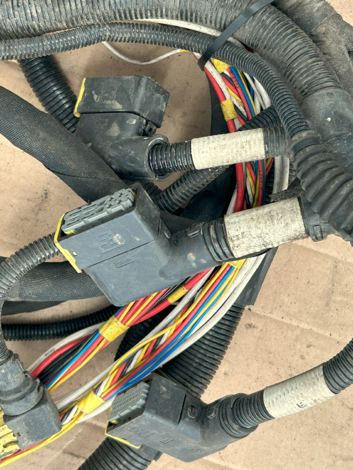 DAF XF 106 TRAILER SOCKET ELECTRICAL HARNESS - Cables/ Alambres: foto 2 DAF XF 106 TRAILER SOCKET ELECTRICAL HARNESS - Cables/ Alambres: foto 2