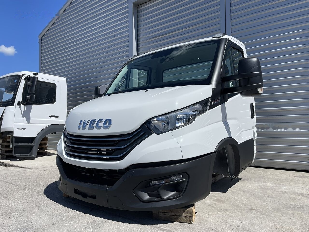 IVECO DAILY VII 72-210 IVECO DAILY 75-210 light - Cabina para Furgoneta: foto 3 IVECO DAILY VII 72-210 IVECO DAILY 75-210 light - Cabina para Furgoneta: foto 3