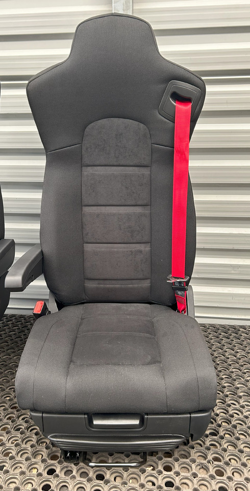IVECO NEW SEAT IVECO S-WAY - Asiento: foto 4 IVECO NEW SEAT IVECO S-WAY - Asiento: foto 4