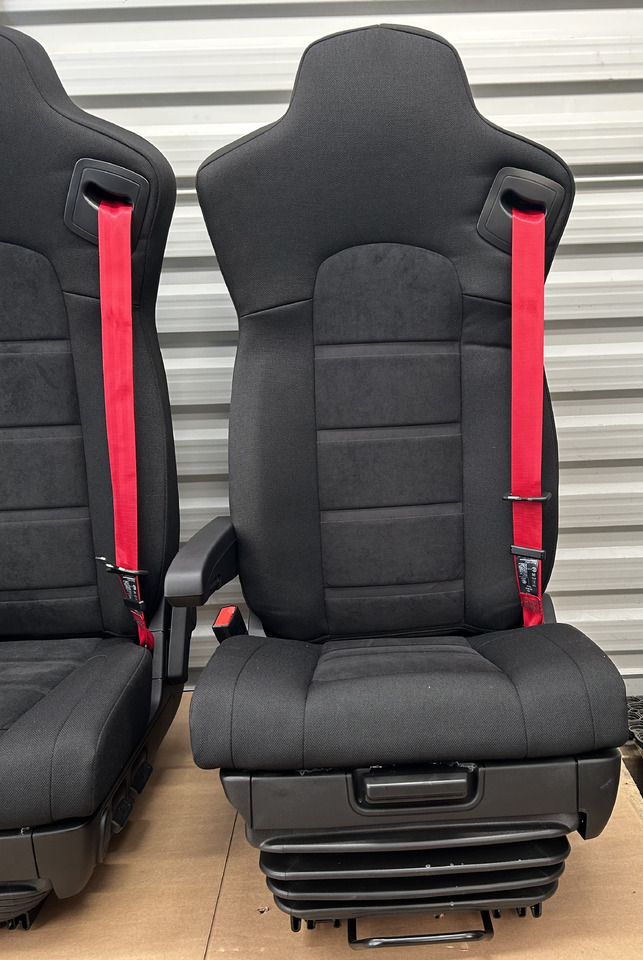IVECO NEW SET OF SEATS IVECO S-WAY - Asiento: foto 3 IVECO NEW SET OF SEATS IVECO S-WAY - Asiento: foto 3