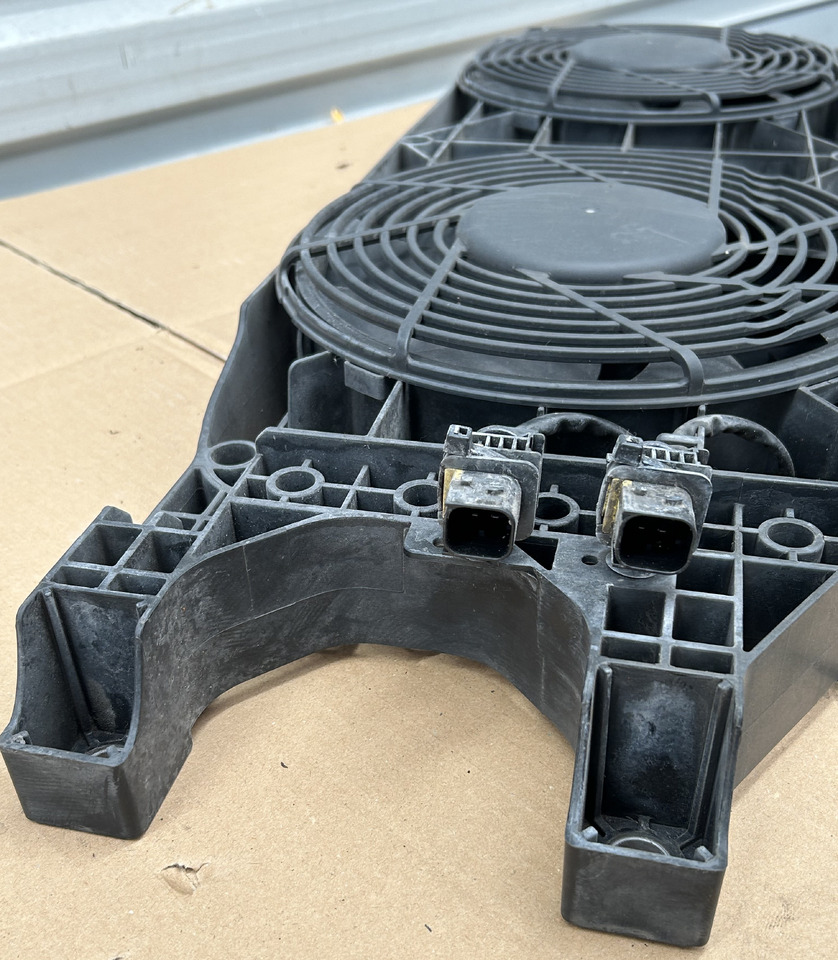 MERCEDES ACTROS MP4 Axial radiator fan - Ventilador para Camión: foto 4 MERCEDES ACTROS MP4 Axial radiator fan - Ventilador para Camión: foto 4