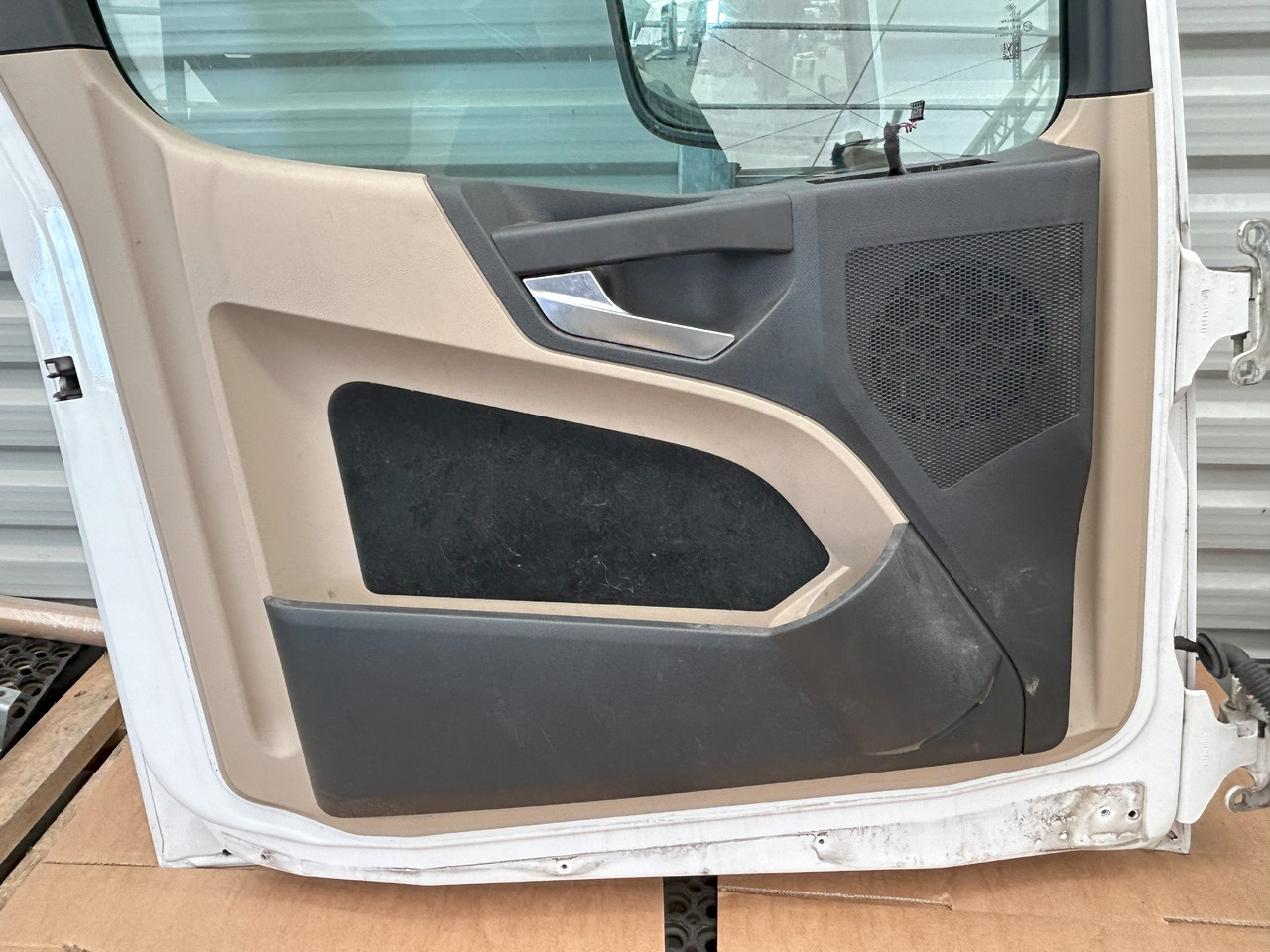 Puerta y piezas MERCEDES ACTROS MP4 DOOR LEFT WITH MIRROR: foto 6