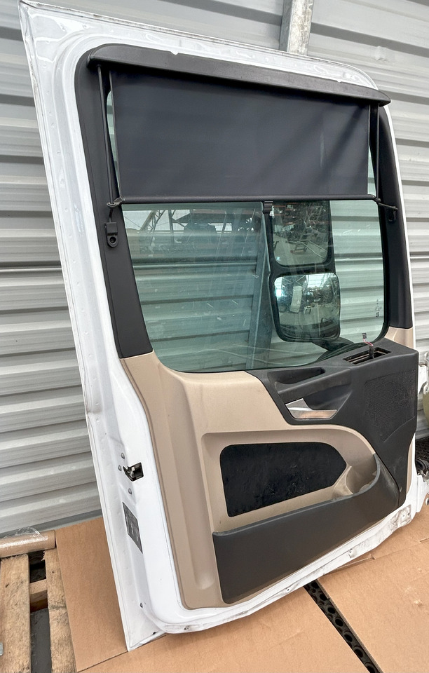 Puerta y piezas MERCEDES ACTROS MP4 DOOR LEFT WITH MIRROR: foto 8
