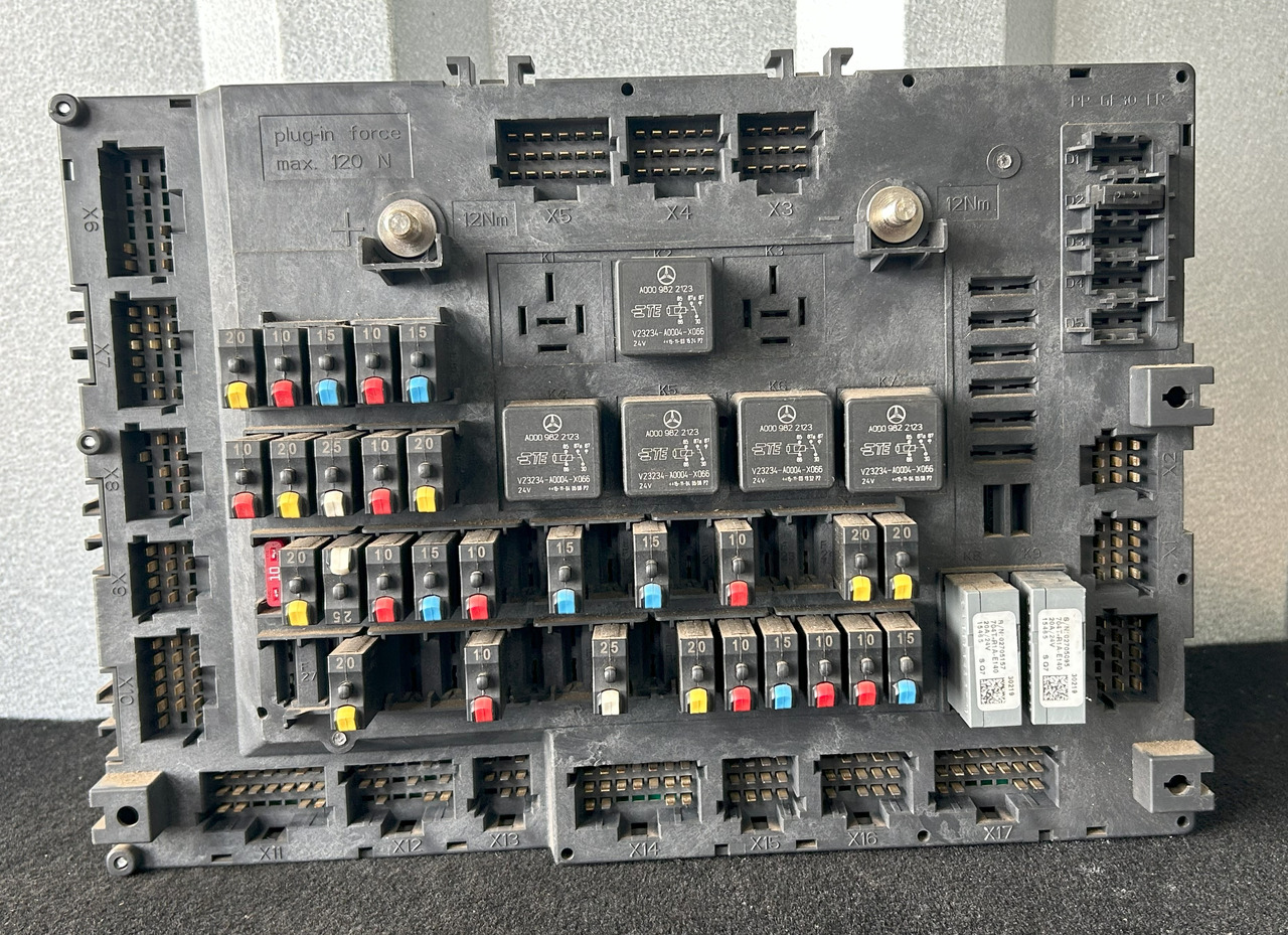 MERCEDES AROCS MP4 A FUSE MODULE SAM - Fusible: foto 3 MERCEDES AROCS MP4 A FUSE MODULE SAM - Fusible: foto 3