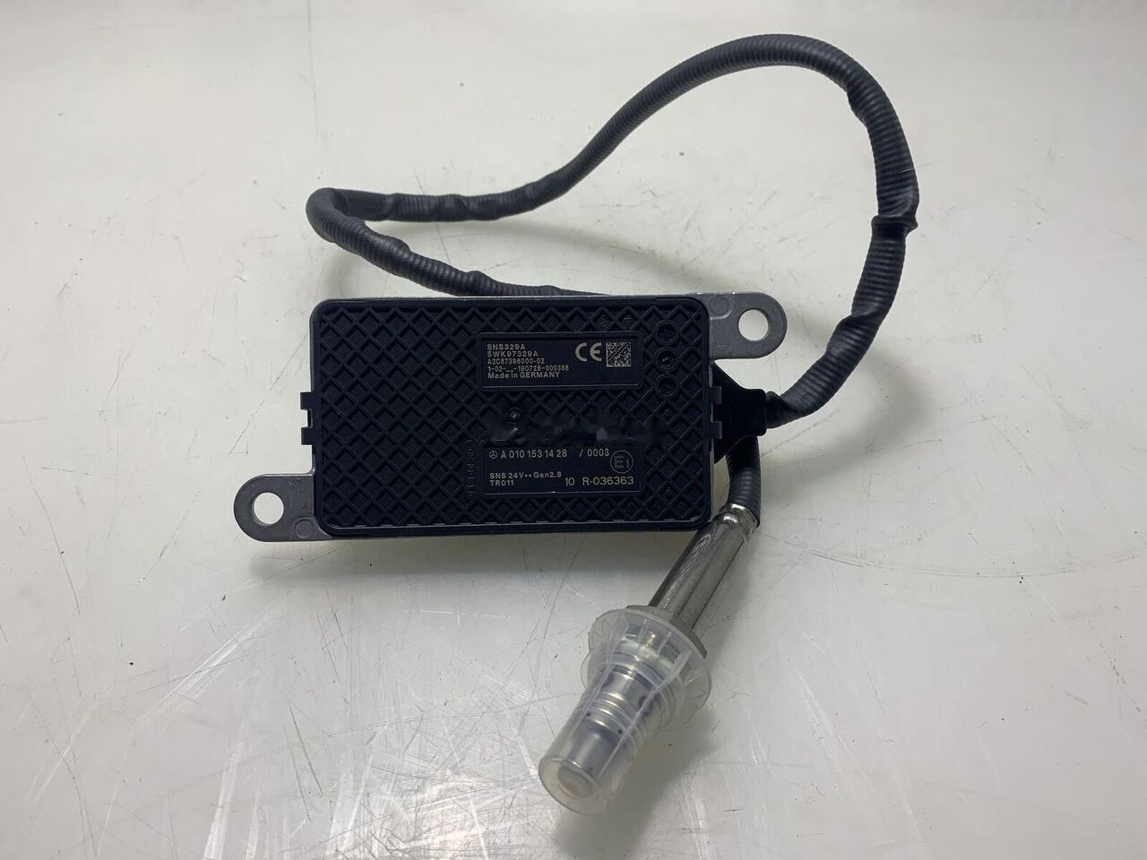 Mercedes-Benz ACTROS A 0101531428 Mercedes-Benz ACTROS truck - Sensor para Camión: foto 1 Mercedes-Benz ACTROS A 0101531428 Mercedes-Benz ACTROS truck - Sensor para Camión: foto 1