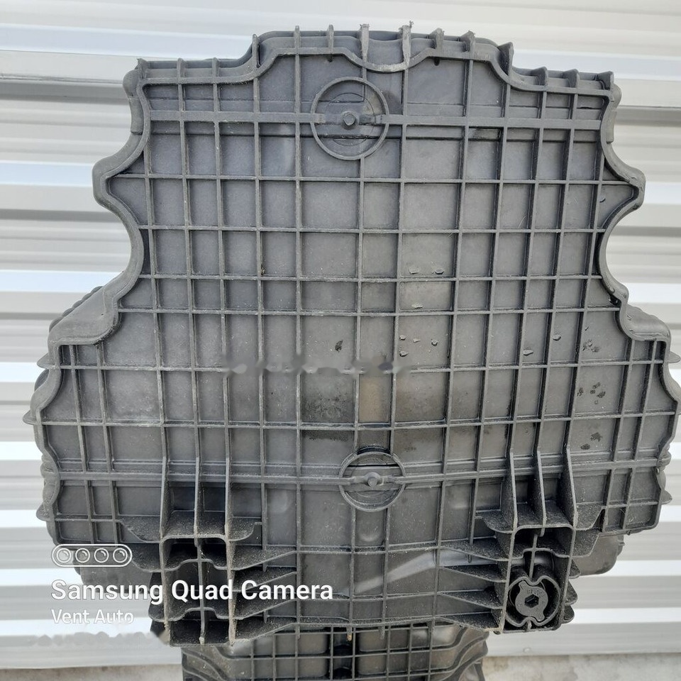 Mercedes-Benz ACTROS MP4 A4700103413 - Cárter para Camión: foto 2 Mercedes-Benz ACTROS MP4 A4700103413 - Cárter para Camión: foto 2