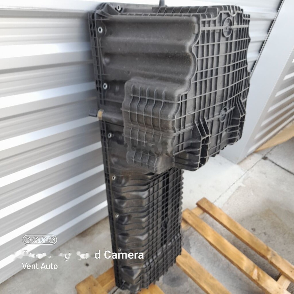 Mercedes-Benz ACTROS MP4 A4700103413 - Cárter para Camión: foto 4 Mercedes-Benz ACTROS MP4 A4700103413 - Cárter para Camión: foto 4