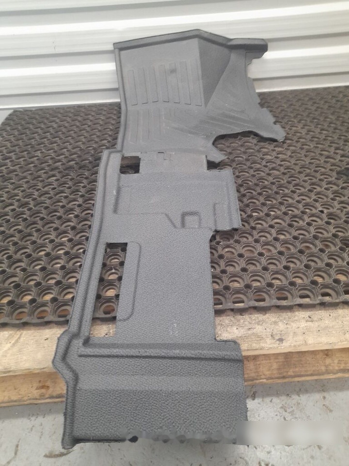 WYŁADZINA KABINY L Mercedes-Benz ATEGO A9406803503 - Cabina e interior para Camión: foto 1 WYŁADZINA KABINY L Mercedes-Benz ATEGO A9406803503 - Cabina e interior para Camión: foto 1