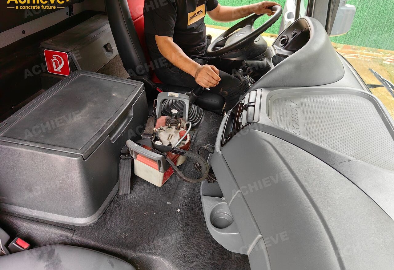 Camión bomba de hormigón PUTZMEISTER Mercedes-Benz Actros 4141 concrete pumpM42-4R 170 m³【ACHIEVE】TOP CONDITION!!!: foto 11