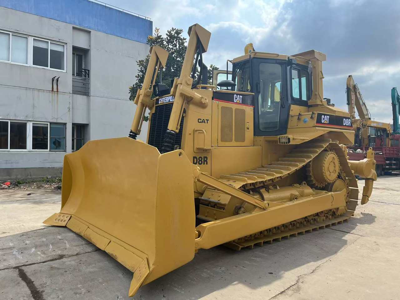 Caterpillar D8R Tracked Tractor Good Quality Heavy Duty CAT Mining Bulldozer - Bulldozer: foto 1 Caterpillar D8R Tracked Tractor Good Quality Heavy Duty CAT Mining Bulldozer - Bulldozer: foto 1