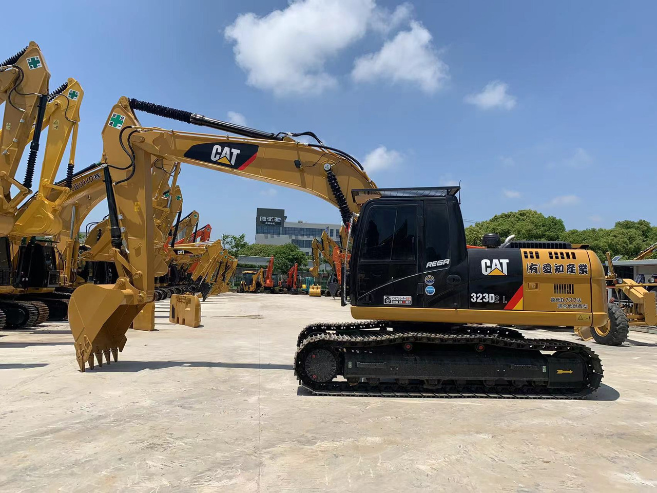 Caterpillar Excavator 320, 323 with Mechanical Engine Mitsubishi S6K - Excavadora de cadenas: foto 1 Caterpillar Excavator 320, 323 with Mechanical Engine Mitsubishi S6K - Excavadora de cadenas: foto 1