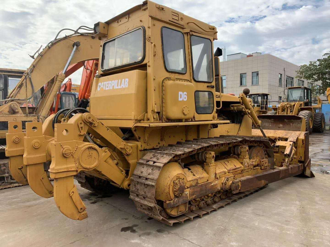 Caterpillar Farming Machine Secondhand CAT D6D Bulldozer - Bulldozer: foto 2 Caterpillar Farming Machine Secondhand CAT D6D Bulldozer - Bulldozer: foto 2