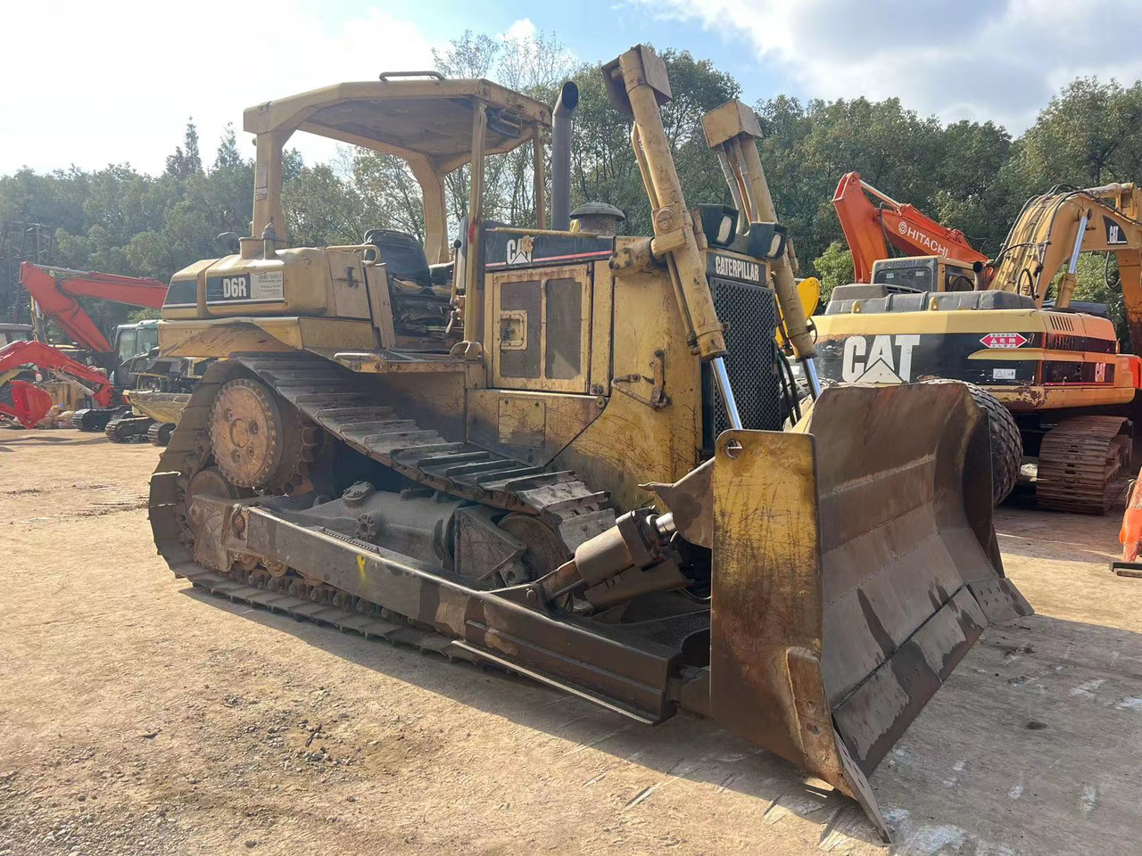Caterpillar Original Condition CAT D6R bulldozer with Rippers - Bulldozer: foto 1 Caterpillar Original Condition CAT D6R bulldozer with Rippers - Bulldozer: foto 1