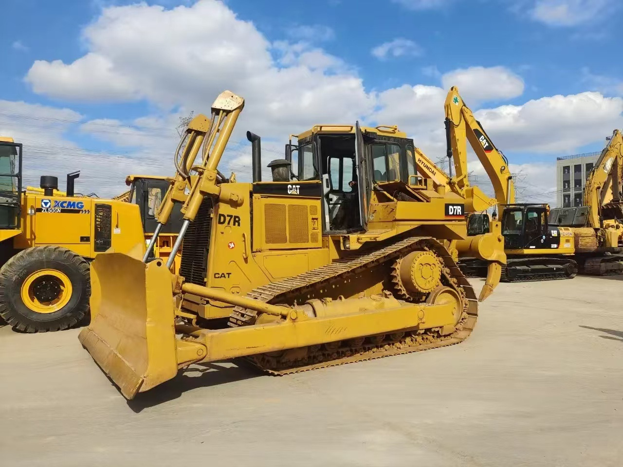 Caterpillar Secondhand Bulldozer CAT D7R Japan Origin Tracked Tractor - Bulldozer: foto 5 Caterpillar Secondhand Bulldozer CAT D7R Japan Origin Tracked Tractor - Bulldozer: foto 5