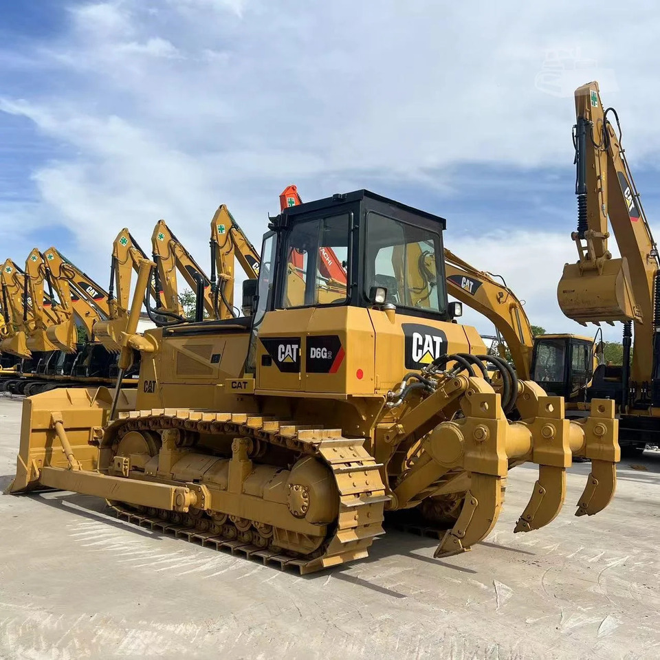 Caterpillar Tracked Tractor Secondhand CAT D6G, D6D Crawler Bulldozer - Bulldozer: foto 1 Caterpillar Tracked Tractor Secondhand CAT D6G, D6D Crawler Bulldozer - Bulldozer: foto 1