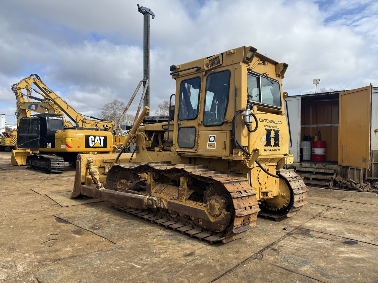 Caterpillar Used Bulldozer CAT D6D Good Price Tracked Tractor - Bulldozer: foto 3 Caterpillar Used Bulldozer CAT D6D Good Price Tracked Tractor - Bulldozer: foto 3