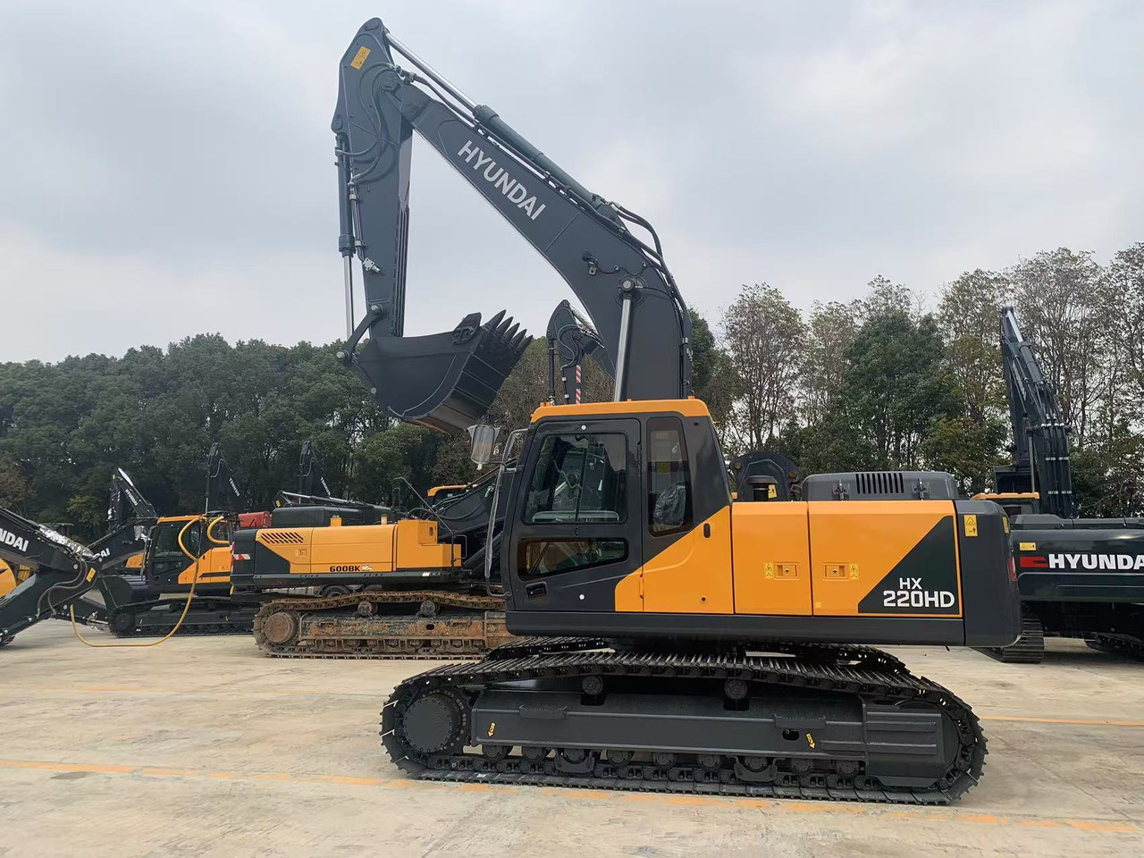 Hyundai Construction Excavator 2024 Brand New Excavator Hyundai HX220HD - Excavadora de cadenas: foto 1 Hyundai Construction Excavator 2024 Brand New Excavator Hyundai HX220HD - Excavadora de cadenas: foto 1