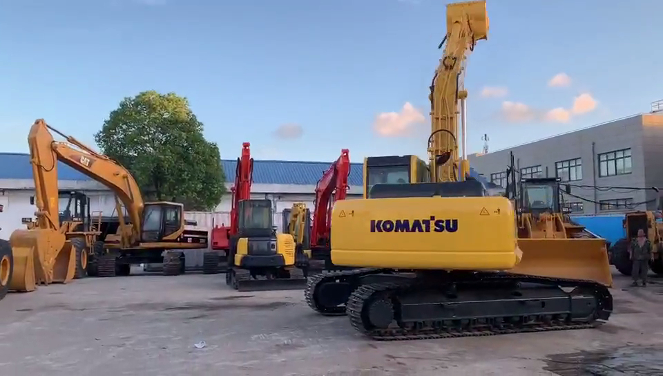 KOMATSU excavator slightly used 22 ton excavator Komatsu PC220LC-8 - Excavadora de cadenas: foto 4 KOMATSU excavator slightly used 22 ton excavator Komatsu PC220LC-8 - Excavadora de cadenas: foto 4