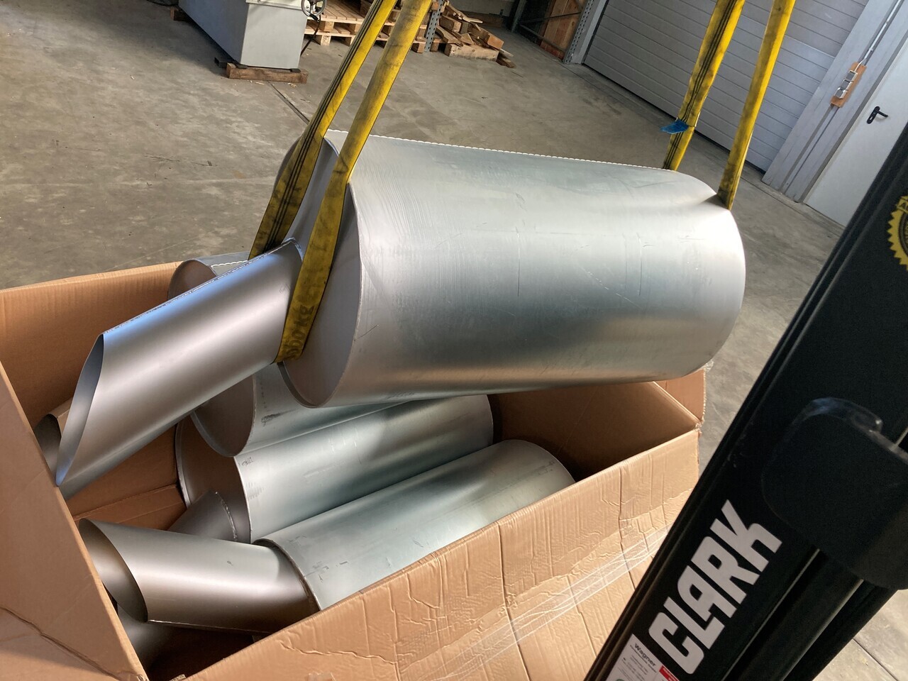 O&K Terex RH120 6030 Muffler 3718008 4026349 535-0056 - Recambio para Camión: foto 1 O&K Terex RH120 6030 Muffler 3718008 4026349 535-0056 - Recambio para Camión: foto 1