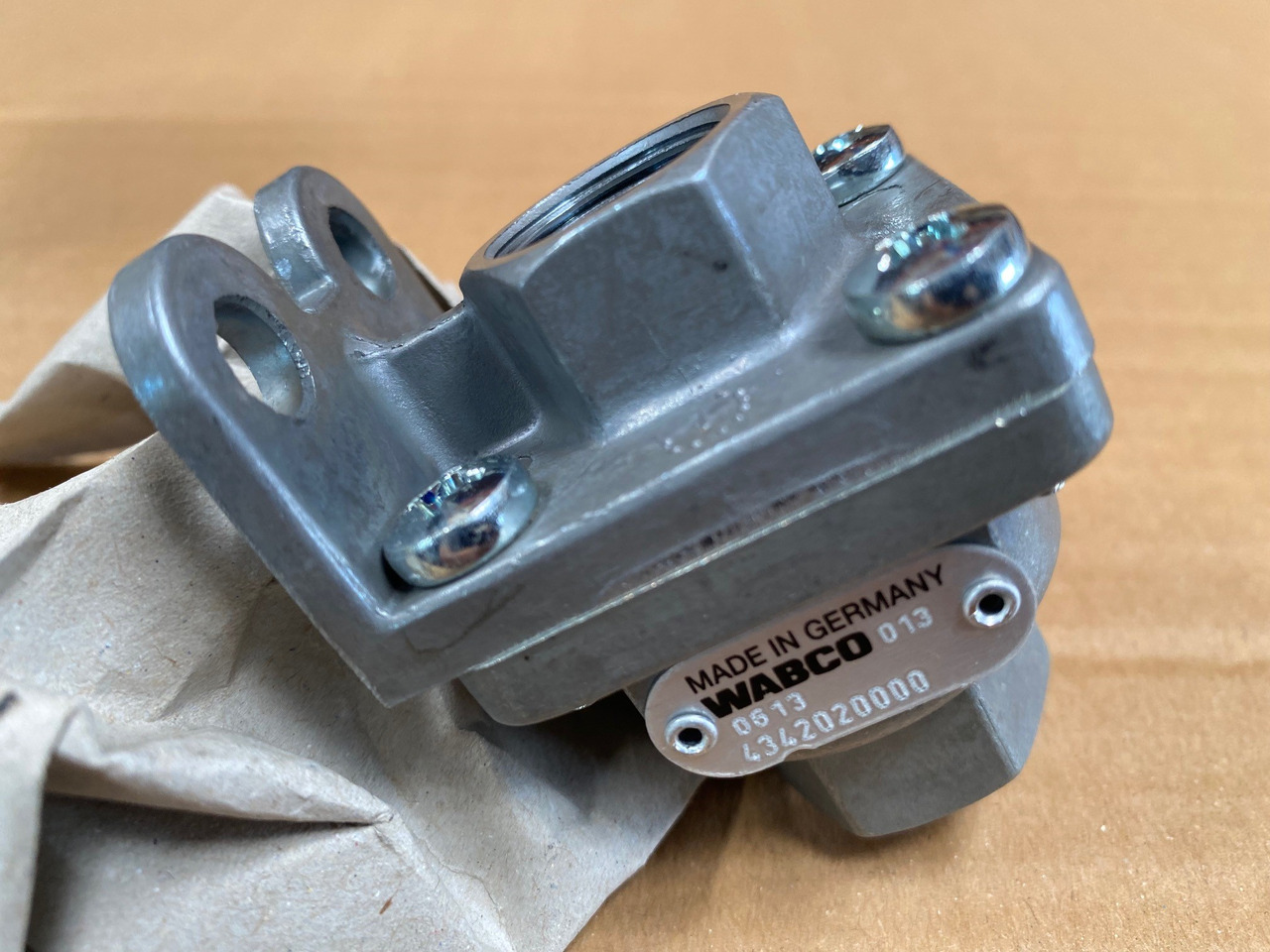 WABCO Valve 4342020000 - Recambio: foto 1 WABCO Valve 4342020000 - Recambio: foto 1